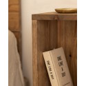 Mesa de cabeceira de madeira natural envelhecida